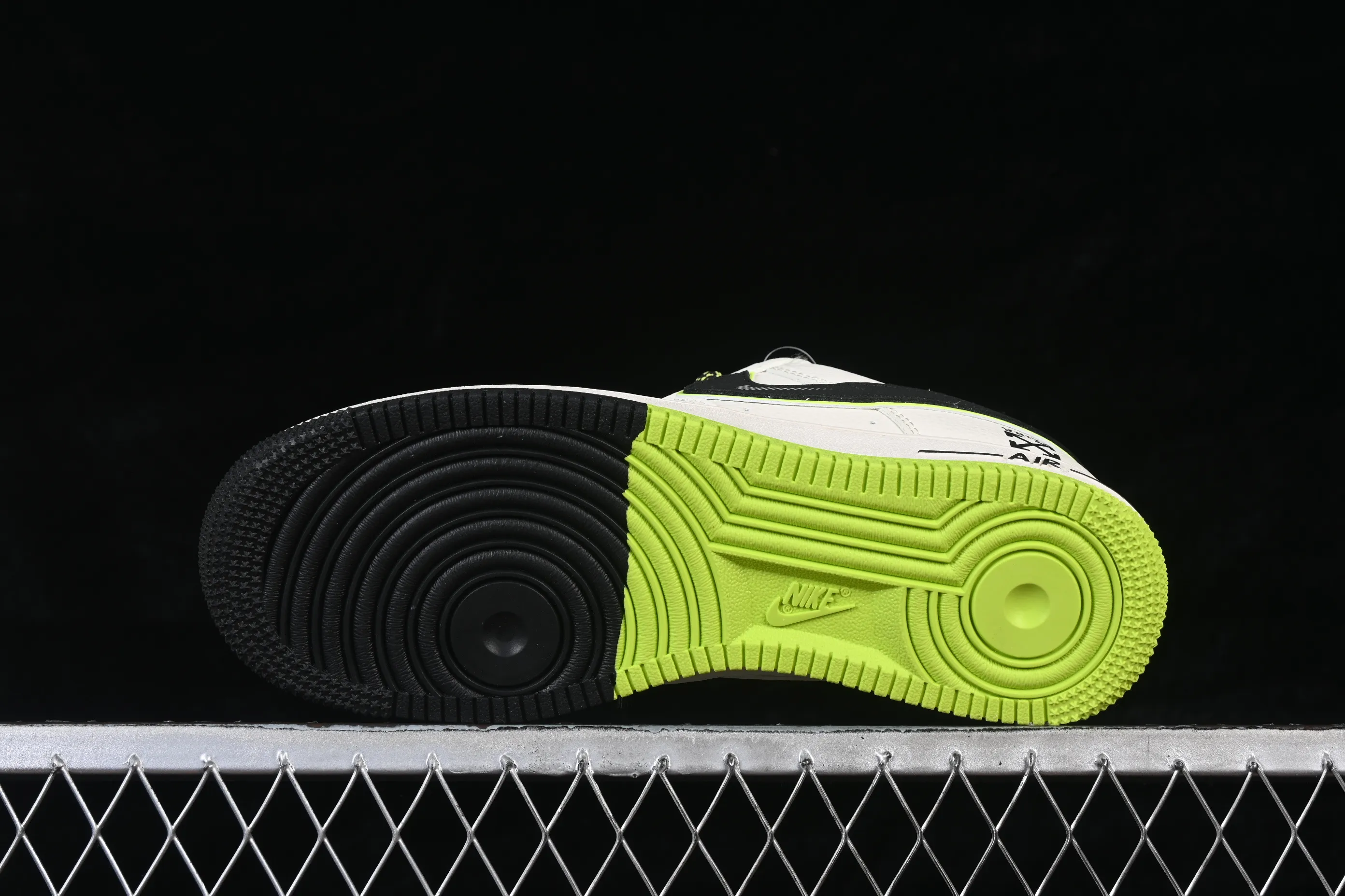 All Categories Nk Air Force 1 Air Force Series Nk Air Force 1 Low Air Force Low Nike Air Force 1'07 Low Co-branded Beige, Black and Green Air Force 1 Low-top Casual Sneakers QW5836-023